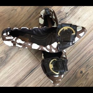 BCBGMAXAZRIA pointed toe canvas flats buckle 9.5